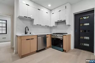 423 Aurora Ave 1, Cliffside Park, NJ 07010 - Photo 9