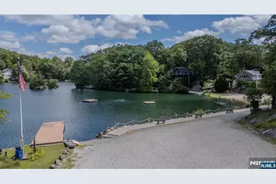 17 Highland Road, Bloomingdale, NJ 07403 - Photo 33