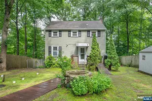17 Highland Rd, Bloomingdale, NJ 07403 - Photo 1