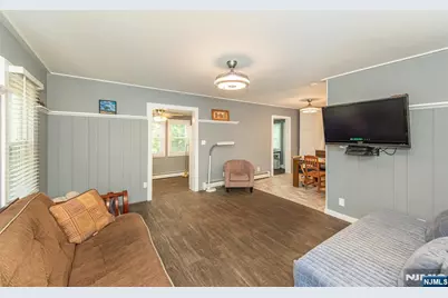 17 Highland Road, Bloomingdale, NJ 07403 - Photo 11