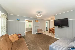 17 Highland Rd, Bloomingdale, NJ 07403 - Photo 11