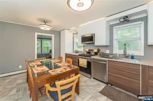 17 Highland Rd, Bloomingdale, NJ 07403 - Photo 9