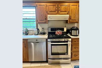 17-10 Radburn Road, Fair Lawn, NJ 07410 - Photo 9
