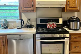 17-10 Radburn Rd, Fair Lawn, NJ 07410 - Photo 9