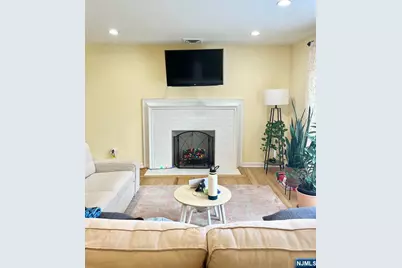 17-10 Radburn Road, Fair Lawn, NJ 07410 - Photo 3