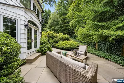 16 N Brae Court, Tenafly, NJ 07670 - Photo 9