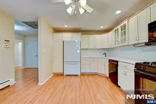 612 Sugarbush Ct B, Wyckoff Township, NJ 07481 - Photo 11