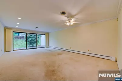 612 Sugarbush Court B #B, Wyckoff Township, NJ 07481 - Photo 7