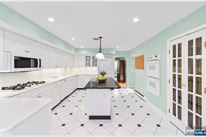 2 Sutton Place, Englewood, NJ 07631 - Photo 17