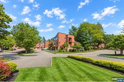 2 Sutton Place, Englewood, NJ 07631 - Photo 5