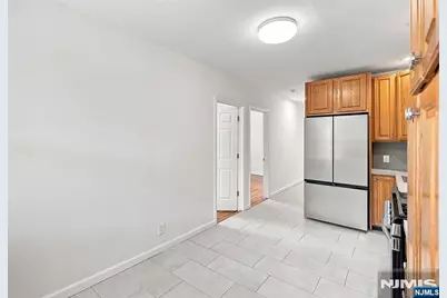 41 Central Avenue 41 A #41 A, Rochelle Park Township, NJ 07662 - Photo 7