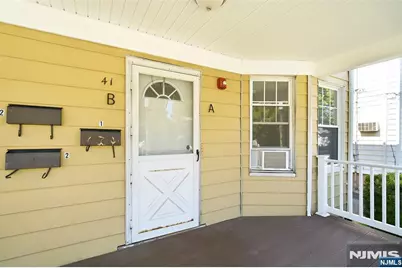 41 Central Avenue 41 A #41 A, Rochelle Park Township, NJ 07662 - Photo 3