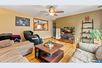56 Hillcrest Avenue, Woodland Park, NJ 07424 - Photo 3