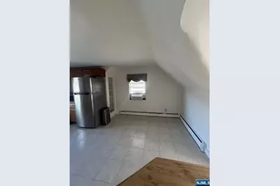 39 Lawrence Avenue 2 #2, Lodi, NJ 07644 - Photo 3
