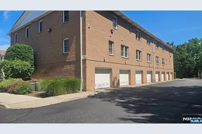 105 Newark Pompton 13 #13, Pequannock Township, NJ 07440 - Photo 3