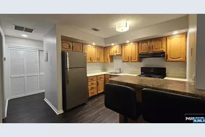 105 Newark Pompton 13 #13, Pequannock Township, NJ 07440 - Photo 5