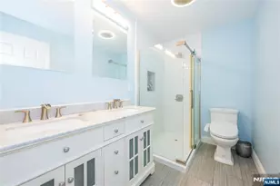 375 Queens Ct, Ridgewood, NJ 07450 - Photo 33