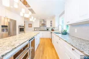 375 Queens Ct, Ridgewood, NJ 07450 - Photo 19