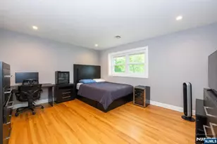 375 Queens Ct, Ridgewood, NJ 07450 - Photo 21