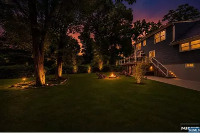 375 Queens Court, Ridgewood, NJ 07450 - Photo 5