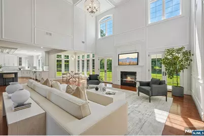 707 Black Hawk Lane, Franklin Lakes, NJ 07417 - Photo 9