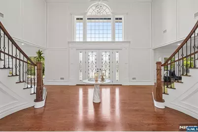 707 Black Hawk Lane, Franklin Lakes, NJ 07417 - Photo 3