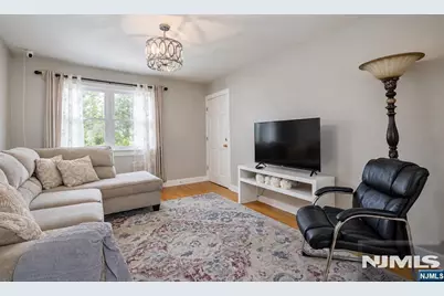 229 River Drive, Elmwood Park, NJ 07407 - Photo 7