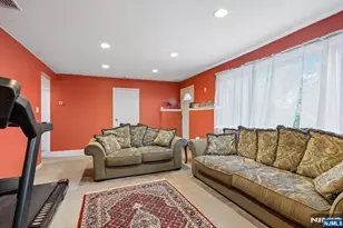 347 Alan Dr, Paramus, NJ 07652 - Photo 23
