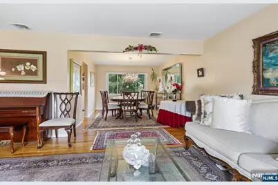 347 Alan Drive, Paramus, NJ 07652 - Photo 7