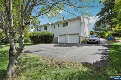 347 Alan Drive, Paramus, NJ 07652 - Photo 31