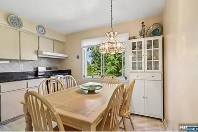 347 Alan Drive, Paramus, NJ 07652 - Photo 13