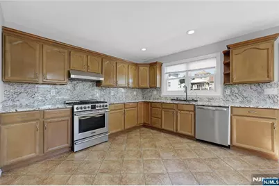 133 Summit Avenue, Elmwood Park, NJ 07407 - Photo 19