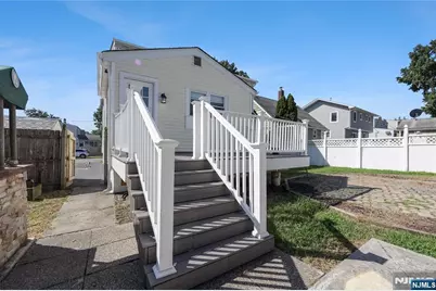 133 Summit Avenue, Elmwood Park, NJ 07407 - Photo 9