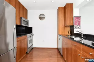 3308 City Pl, Edgewater, NJ 07020 - Photo 3