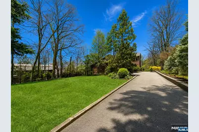 229 Werimus Road, Woodcliff Lake, NJ 07677 - Photo 3