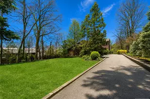 229 Werimus Rd, Woodcliff Lake, NJ 07677 - Photo 3