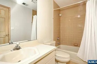 255 Westervelt Lane, Mahwah, NJ 07430 - Photo 25