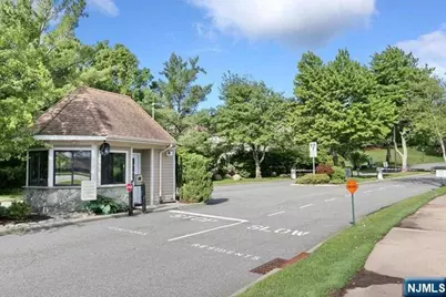 255 Westervelt Lane, Mahwah, NJ 07430 - Photo 29