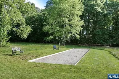 255 Westervelt Lane, Mahwah, NJ 07430 - Photo 33