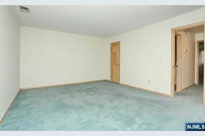255 Westervelt Lane, Mahwah, NJ 07430 - Photo 23