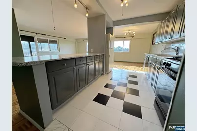 2185 Lemoine 8M #8M, Fort Lee, NJ 07024 - Photo 23