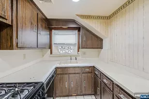 98 Baldwin Pl, Bloomfield, NJ 07003 - Photo 31