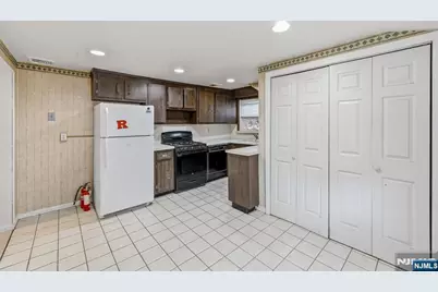 98 Baldwin Place, Bloomfield, NJ 07003 - Photo 29