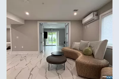 475 Oakdene Avenue 1 #1, Cliffside Park, NJ 07010 - Photo 3