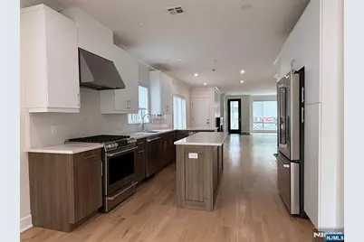 475 Oakdene Avenue 1 #1, Cliffside Park, NJ 07010 - Photo 7