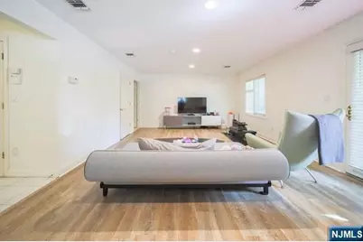 148 Hudson Cove 148 #148, Edgewater, NJ 07020 - Photo 15