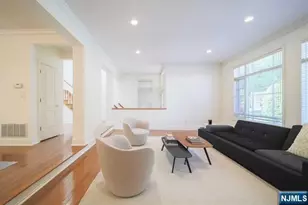 148 Hudson Cove 148, Edgewater, NJ 07020 - Photo 5