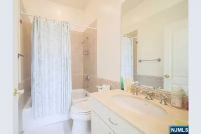 148 Hudson Cove 148 #148, Edgewater, NJ 07020 - Photo 23