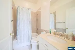 148 Hudson Cove 148, Edgewater, NJ 07020 - Photo 23