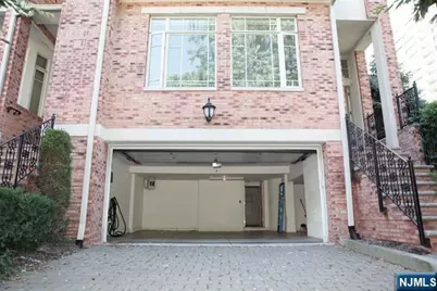 148 Hudson Cove 148 #148, Edgewater, NJ 07020 - Photo 3